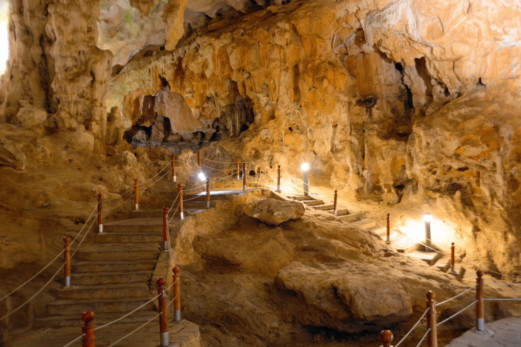 Podcast Ep.86 火車深入鐘乳石洞，地底世界遠征探險！